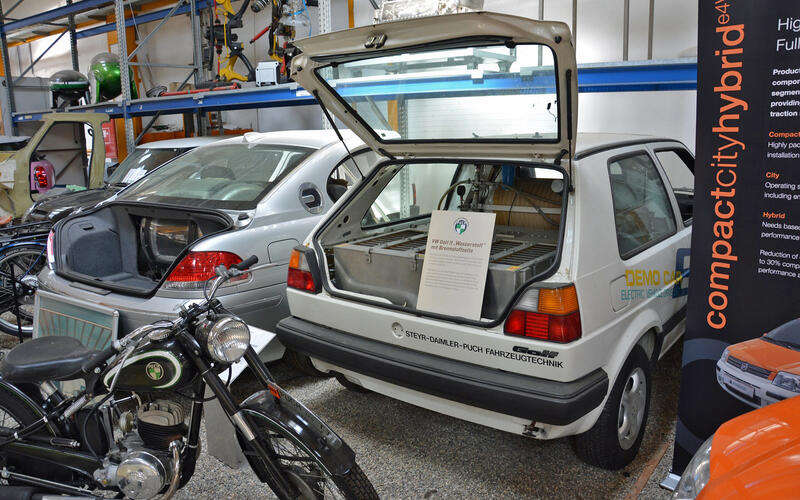 Hydrogen-powered Volkswagen Golf (1980s)