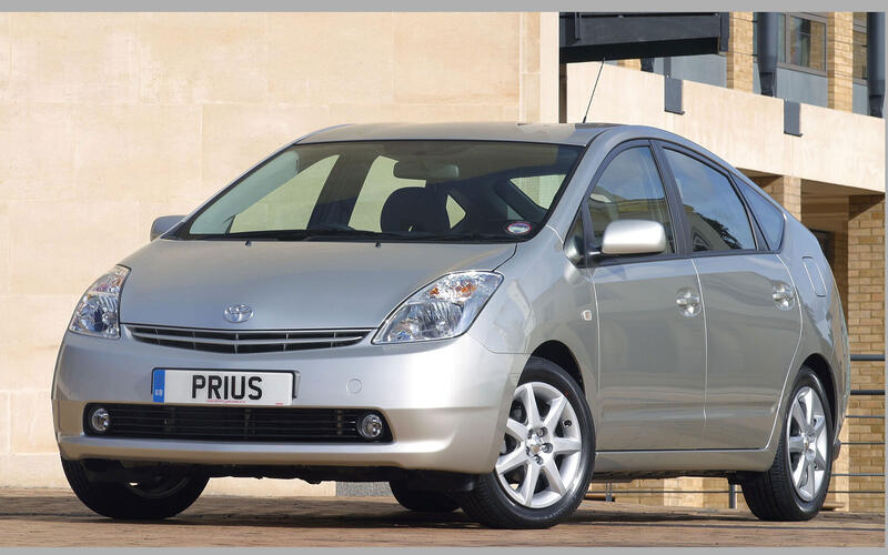 SELF PARKING: Toyota Prius (2003)