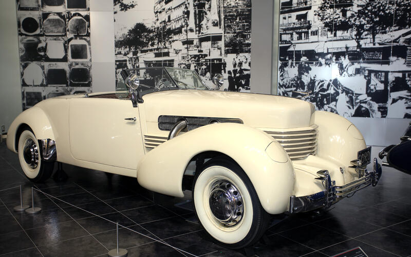 Cord 812 (1937) Cord 812 (1937)