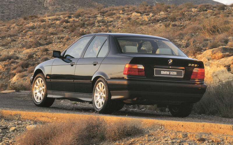 BMW 328i (E36) 