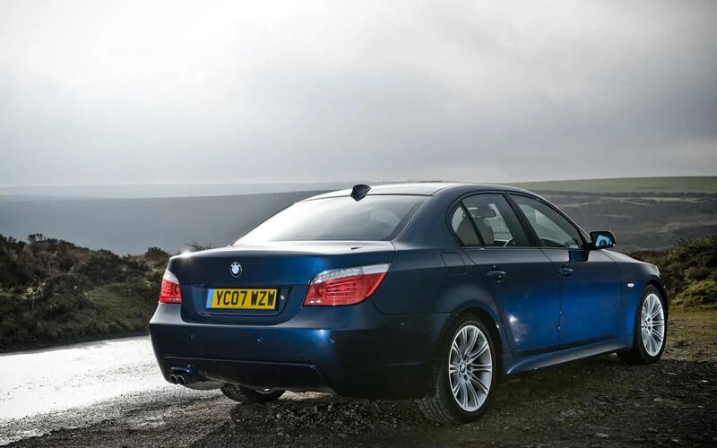 BMW 5 Series (E60) BMW 5 Series (E60)