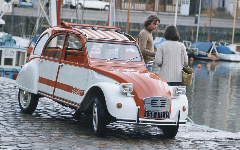 Citroën 2CV: 1948-1990 (42 years) Citroën 2CV: 1948-1990 (42 years)
