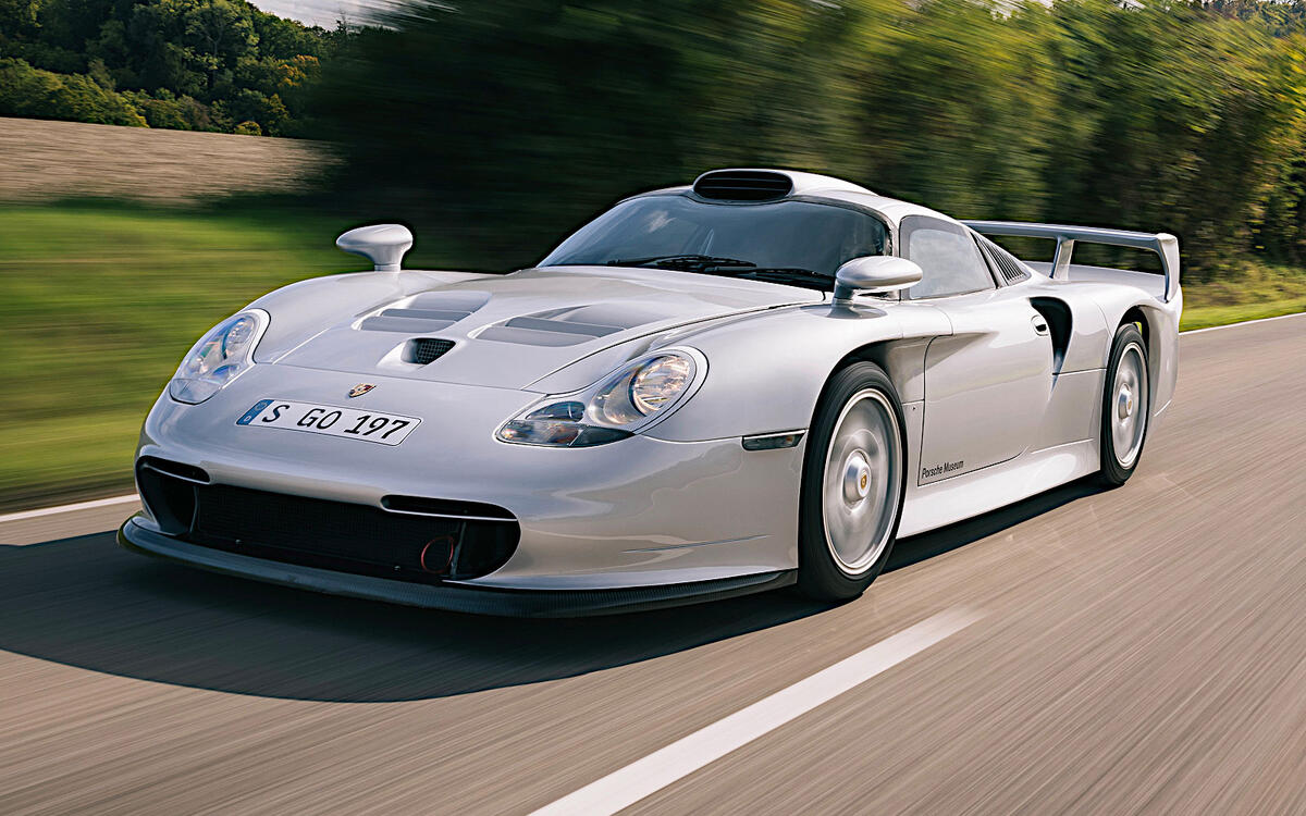 Porsche 911 GT1 Strassenversion (1997)