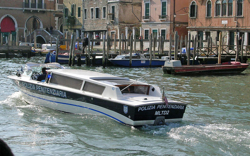 48: Prisoner barge (Italy)