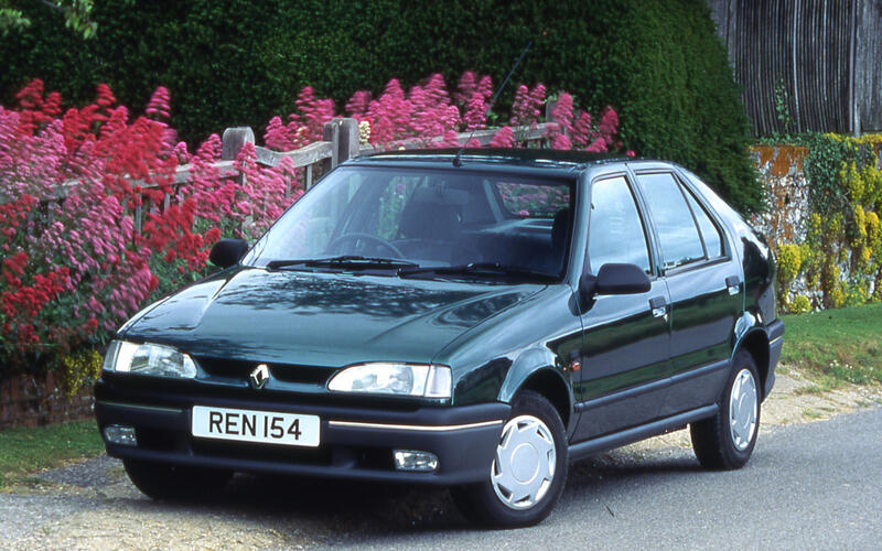 Renault 19 (from £500) Renault 19 (from £500)