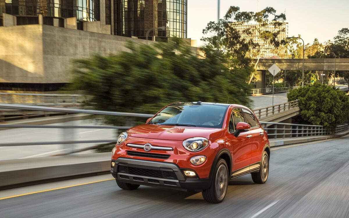 10: Fiat 500X (7665 units sold)
