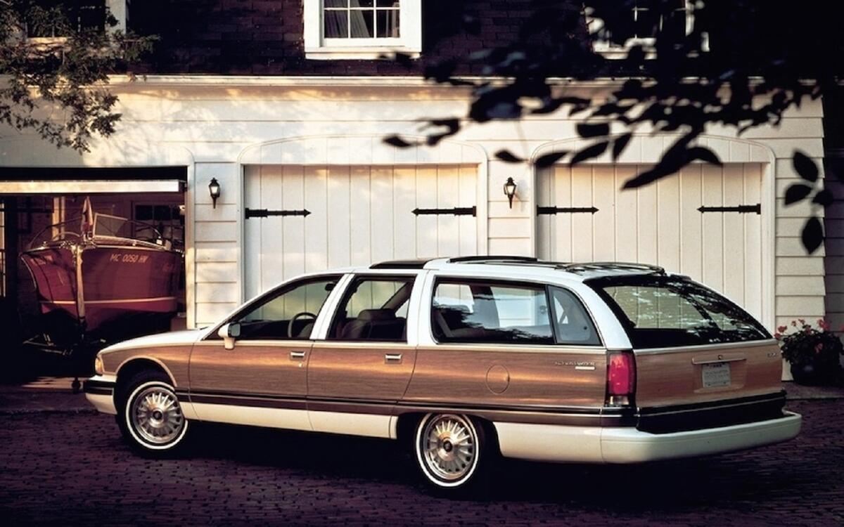 Buick Roadmaster (1991) – max boot capacity: 2616 litres/92.4 cubic feet Buick Roadmaster (1991) – max boot capacity: 2616 litres/92.4 cubic feet