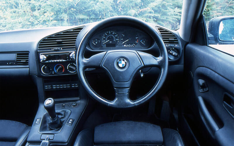 BMW 328i (E36) 