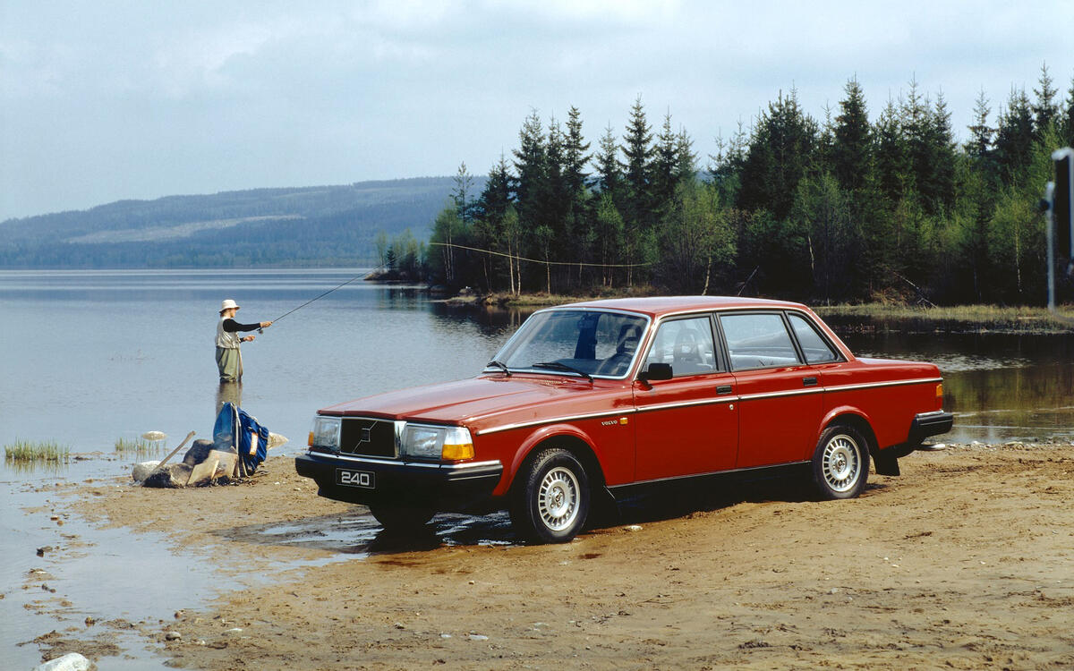 Volvo 200 Series (1974) Volvo 200 Series (1974)