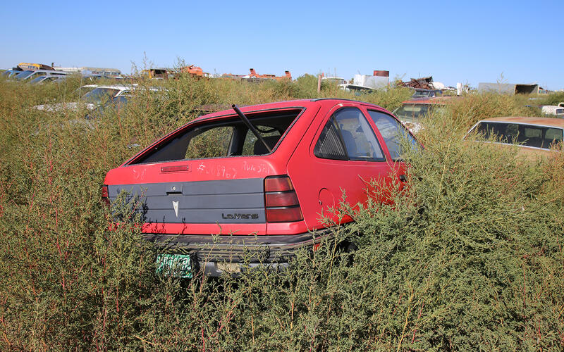 PONTIAC LE MANS - 1988
