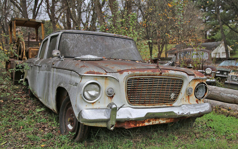 STUDEBAKER LARK - 1961 STUDEBAKER LARK - 1961