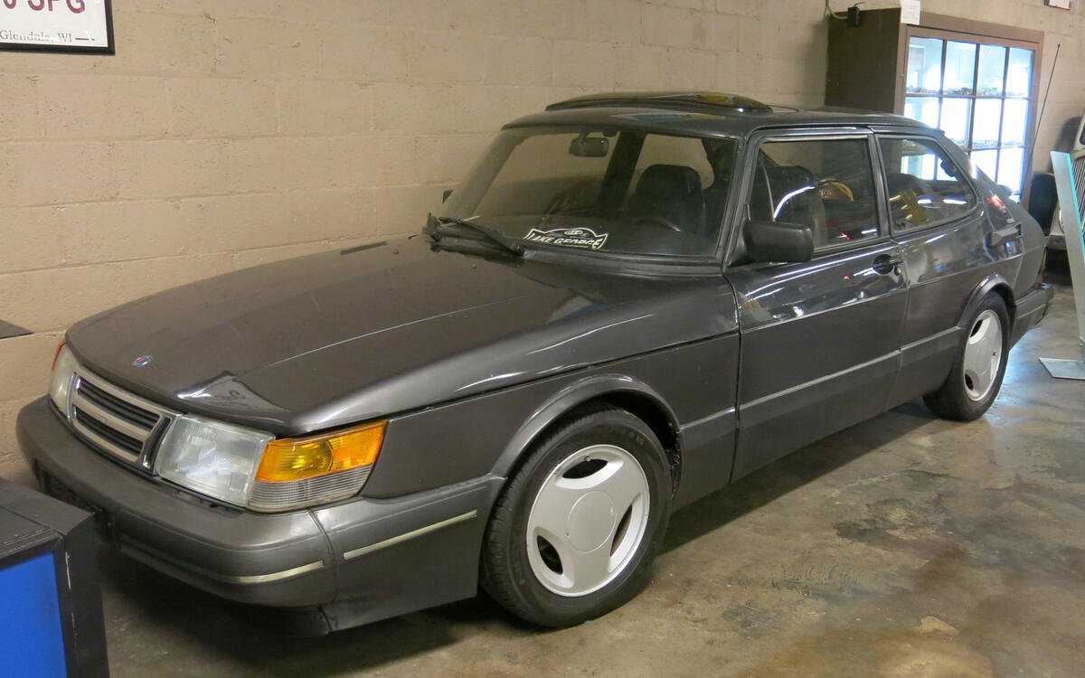 Saab 900 (1989) Saab 900 (1989)