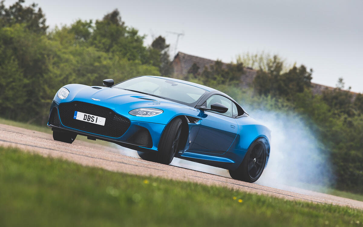 Aston Martin DBS  Aston Martin DBS
