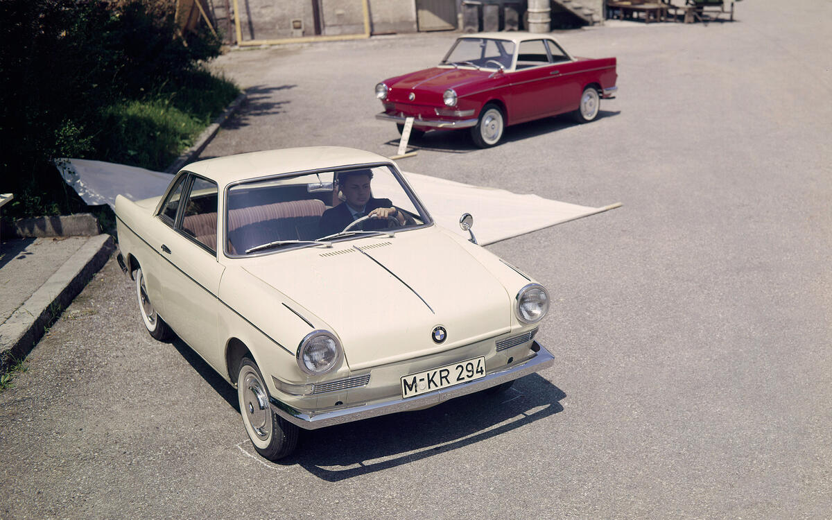 BMW 700 (1959) BMW 700 (1959)