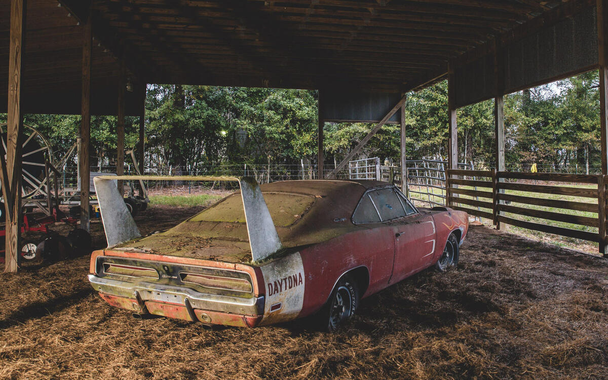 6. Dodge Charger Daytona in an Alabama barn (cont.) 6. Dodge Charger Daytona in an Alabama barn (cont.)