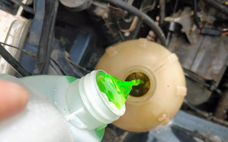 Putting only water in the cooling system Putting only water in the cooling system