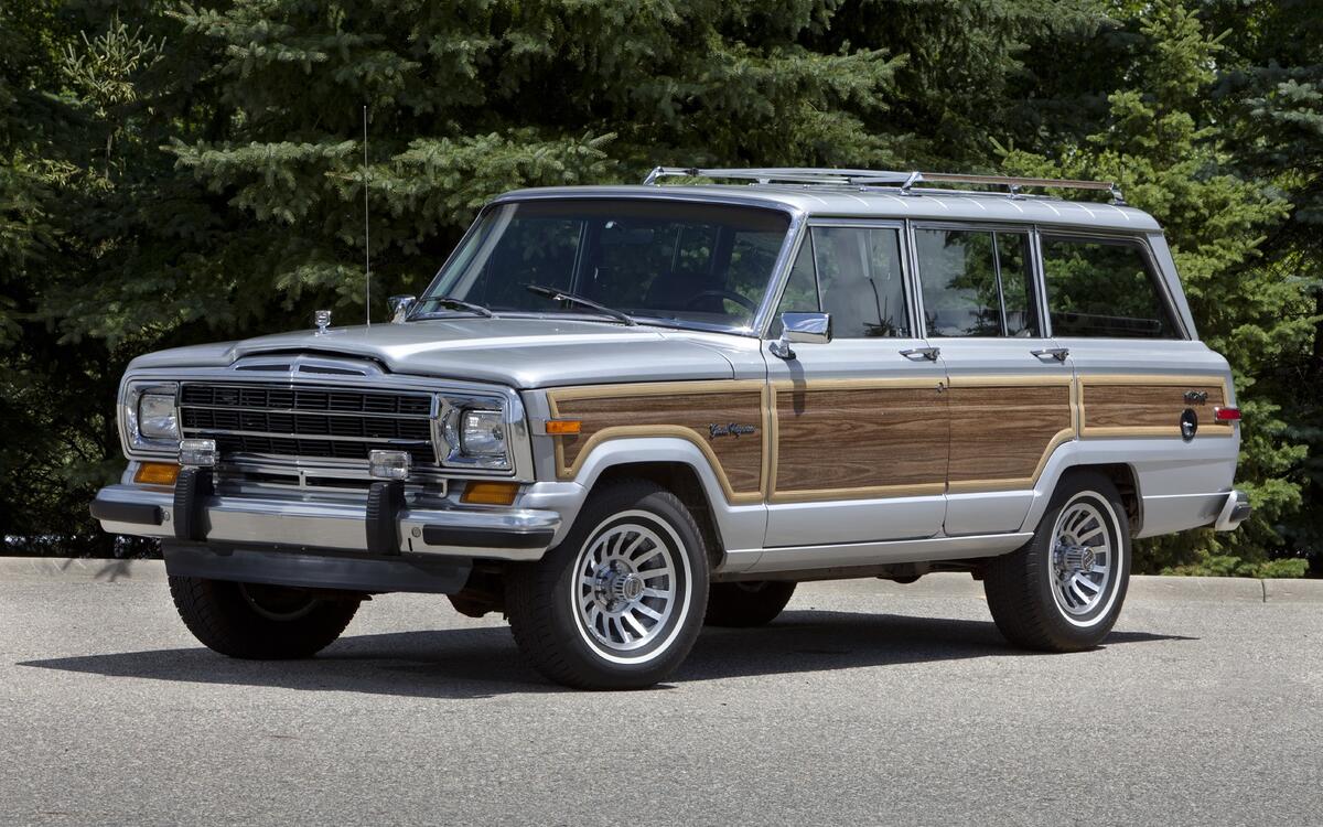 Jeep Wagoneer/Grand Wagoneer (1962)