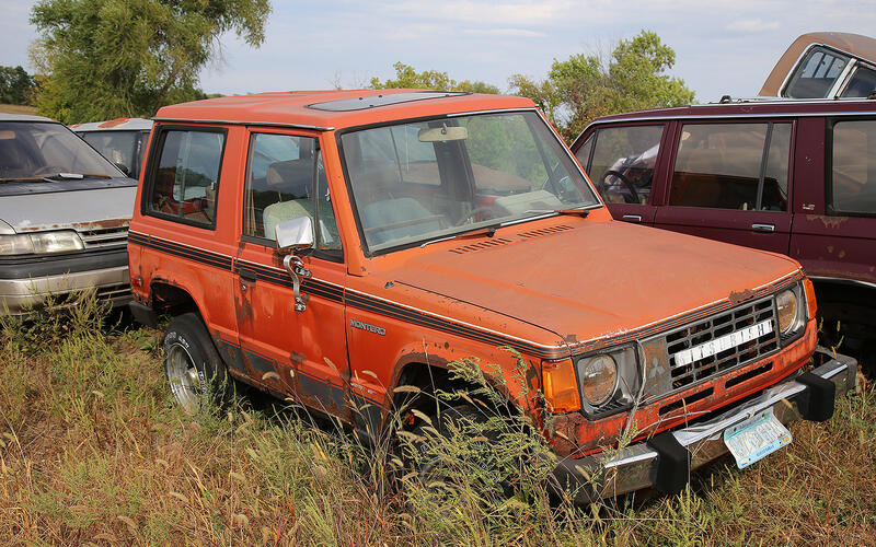 MITSUBISHI MONTERO