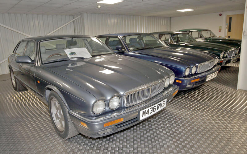 Jaguar XJs