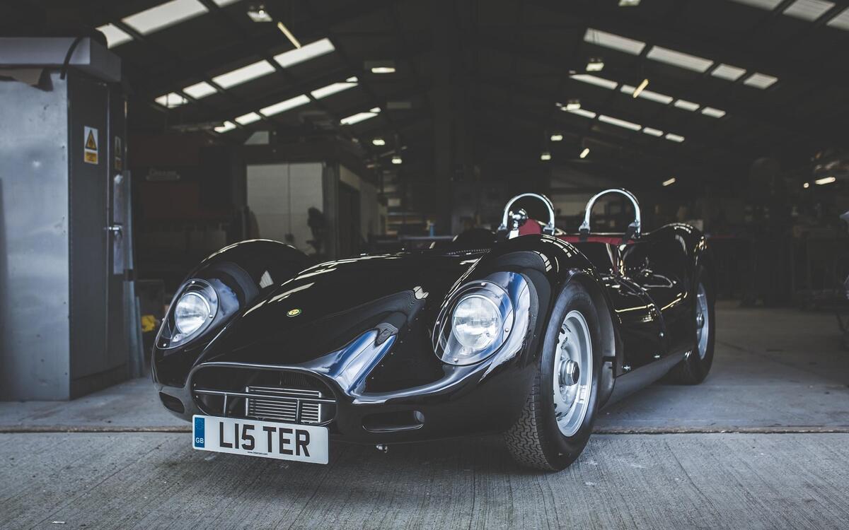 Lister’s street-legal Knobbly Lister’s street-legal Knobbly