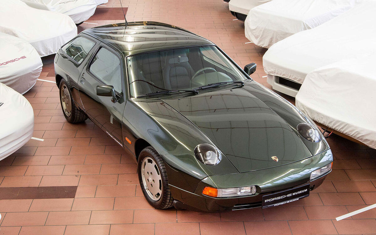Porsche 928-4 (1984)