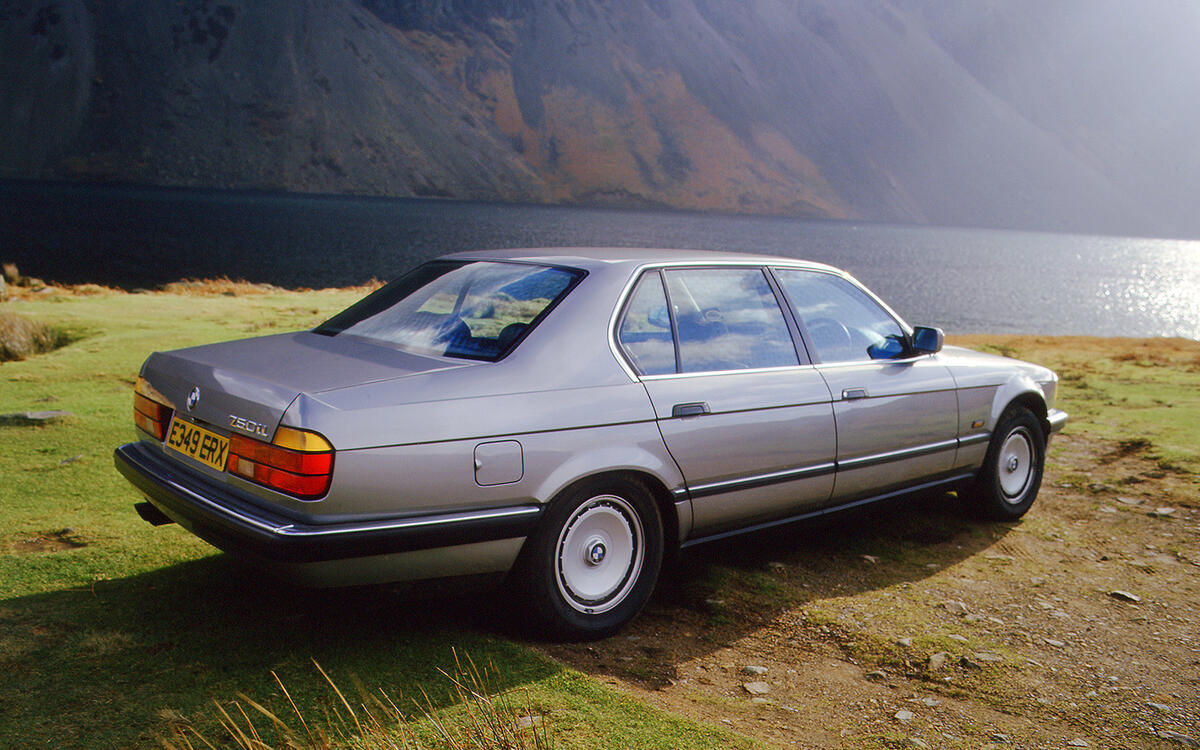 BMW 750iL Dish Alloys (1987) BMW 750iL Dish Alloys (1987)