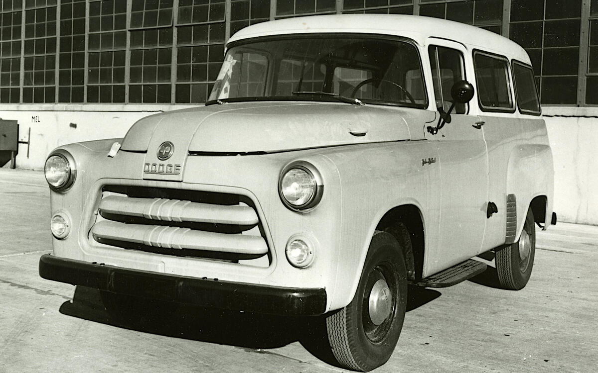 Dodge: Town Wagon Dodge: Town Wagon