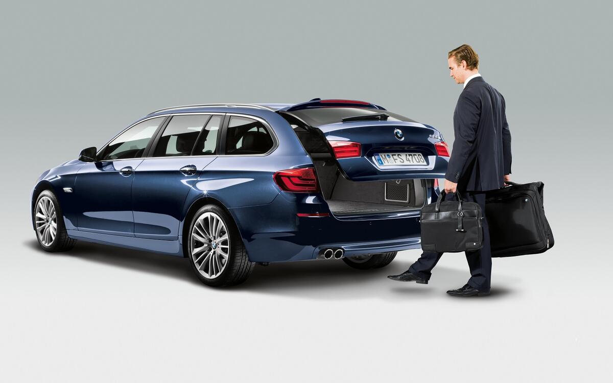 The hands-free boot lid The hands-free boot lid