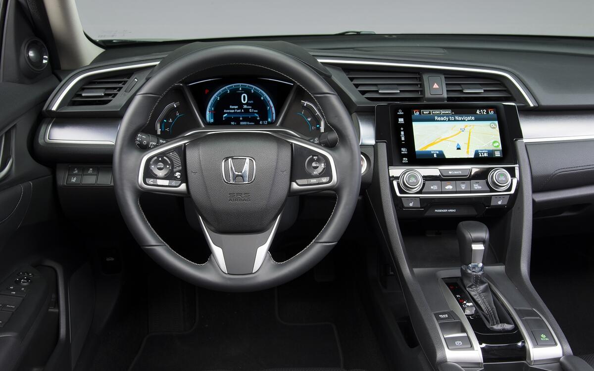Honda’s vanishing volume knob (2015) Honda’s vanishing volume knob (2015)