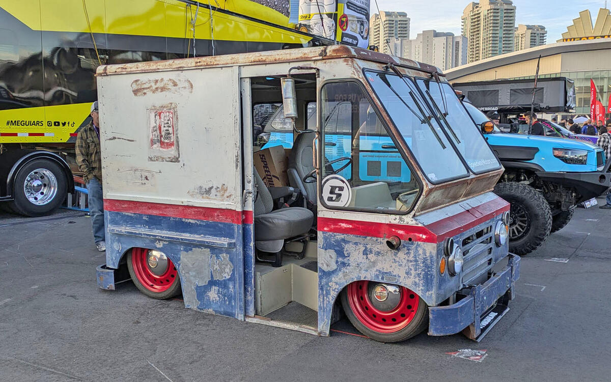 Jeep FJ6A Postal Vehicle (1965)