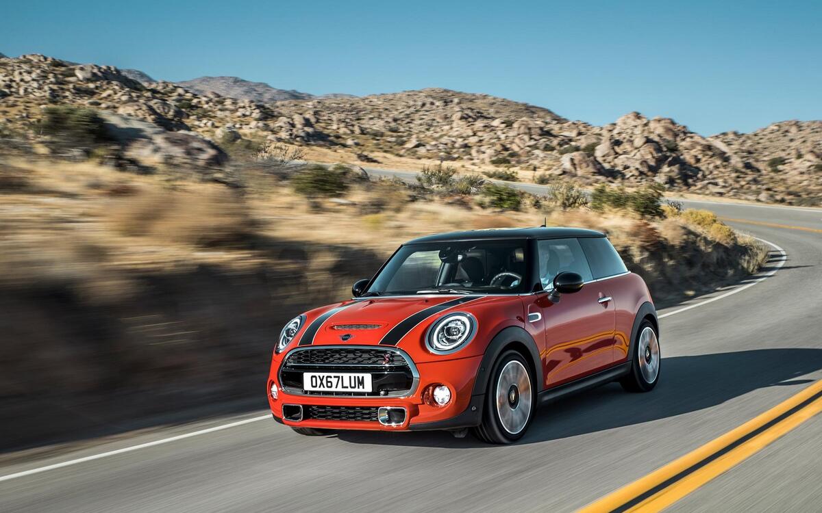 Mini Hatch – Oxford, England; Born, Holland – 44,905 units sold in 2018 Mini Hatch – Oxford, England; Born, Holland – 44,905 units sold in 2018