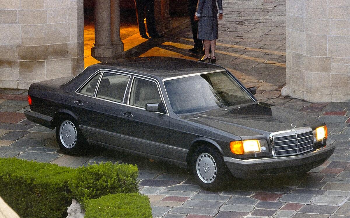 W126 (1979) W126 (1979)