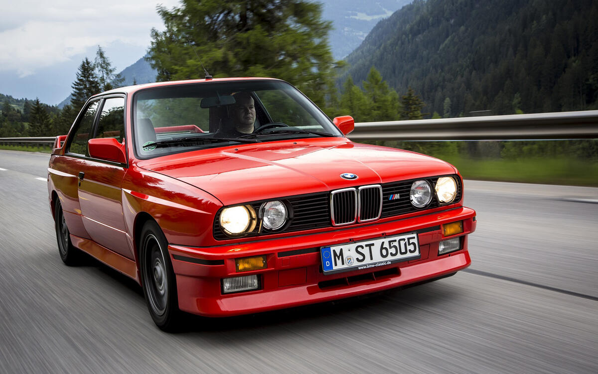 BMW M3 E30 (1985) BMW M3 E30 (1985)