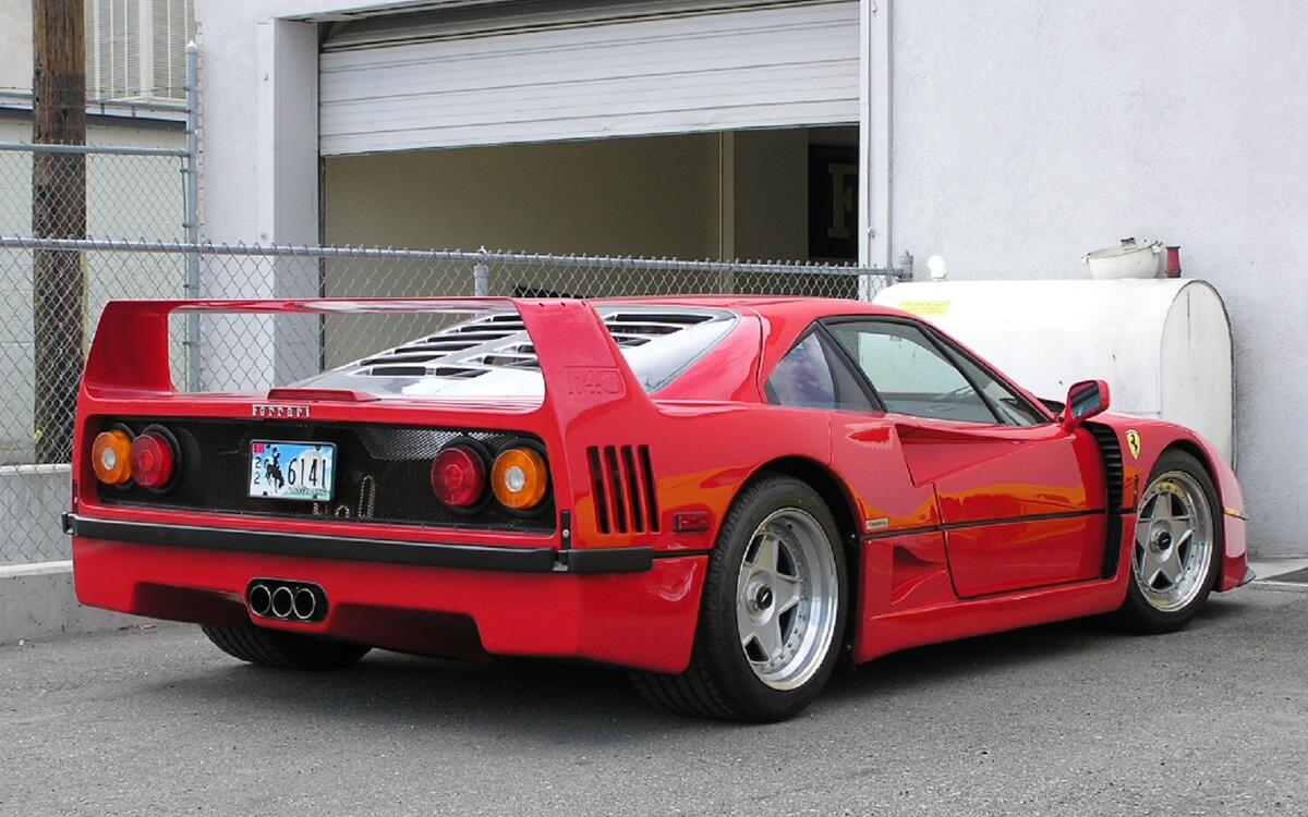 Ferrari F40 (1987)