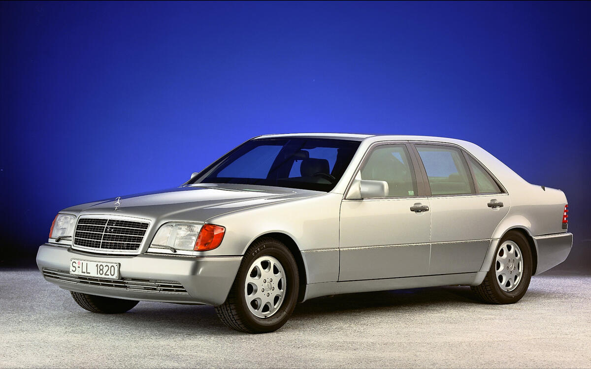 Mercedes-Benz S-Class (W140)