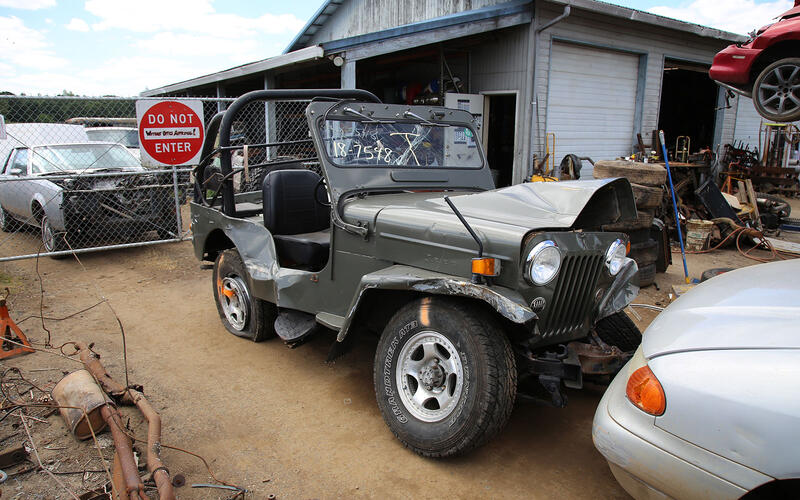 MITSUBISHI JEEP - 1979