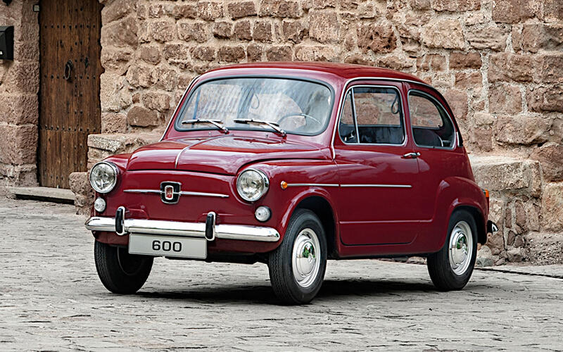 SEAT 600