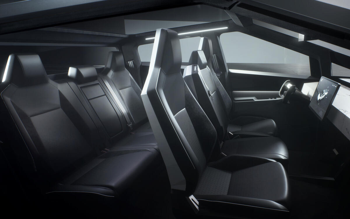 Tesla Cybertruck (late 2021) Tesla Cybertruck (late 2021)