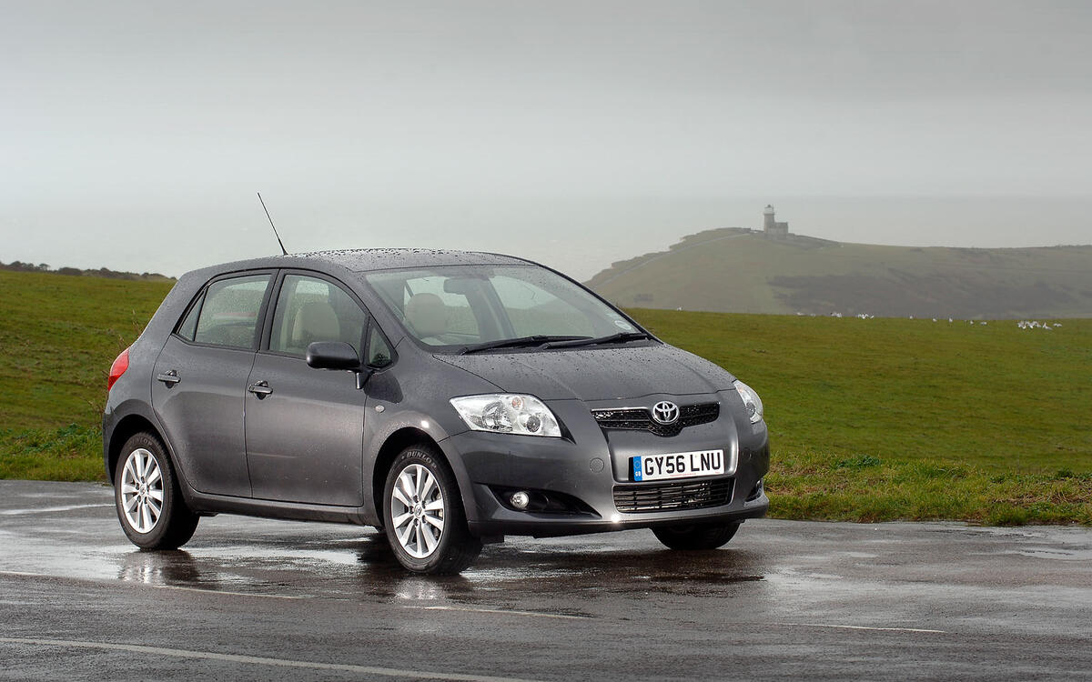 Toyota Auris Hybrid (from £5000)