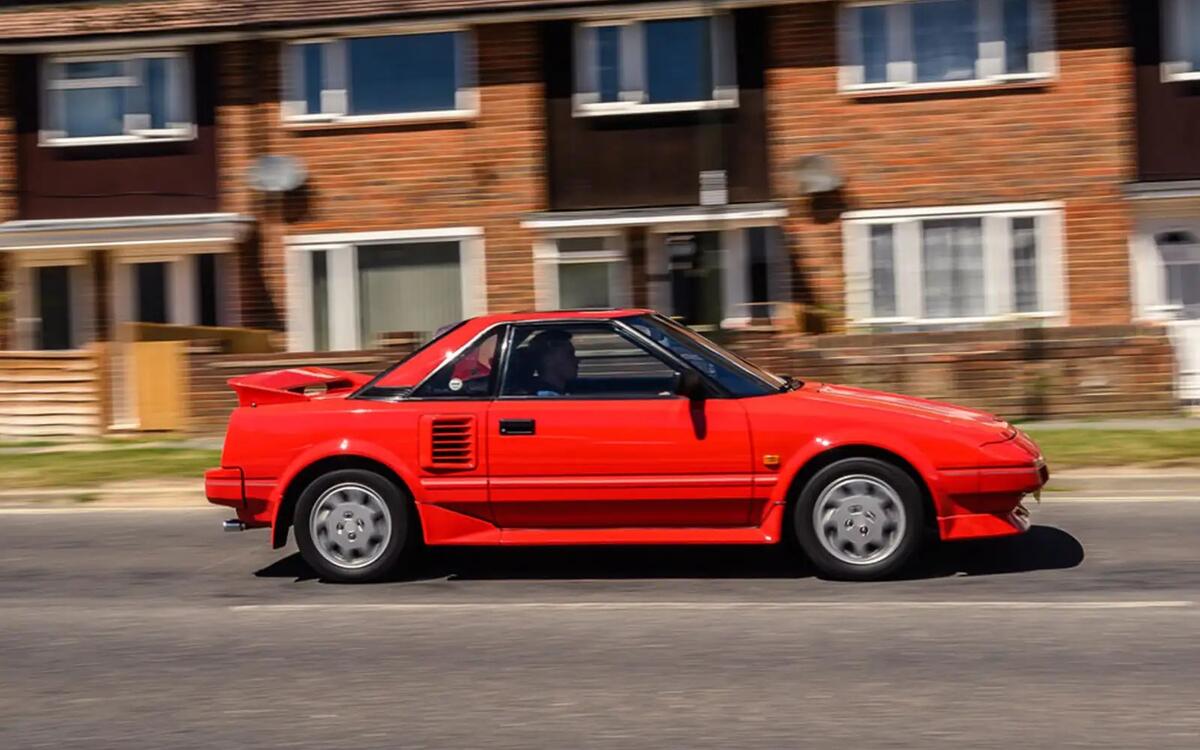Toyota MR2
