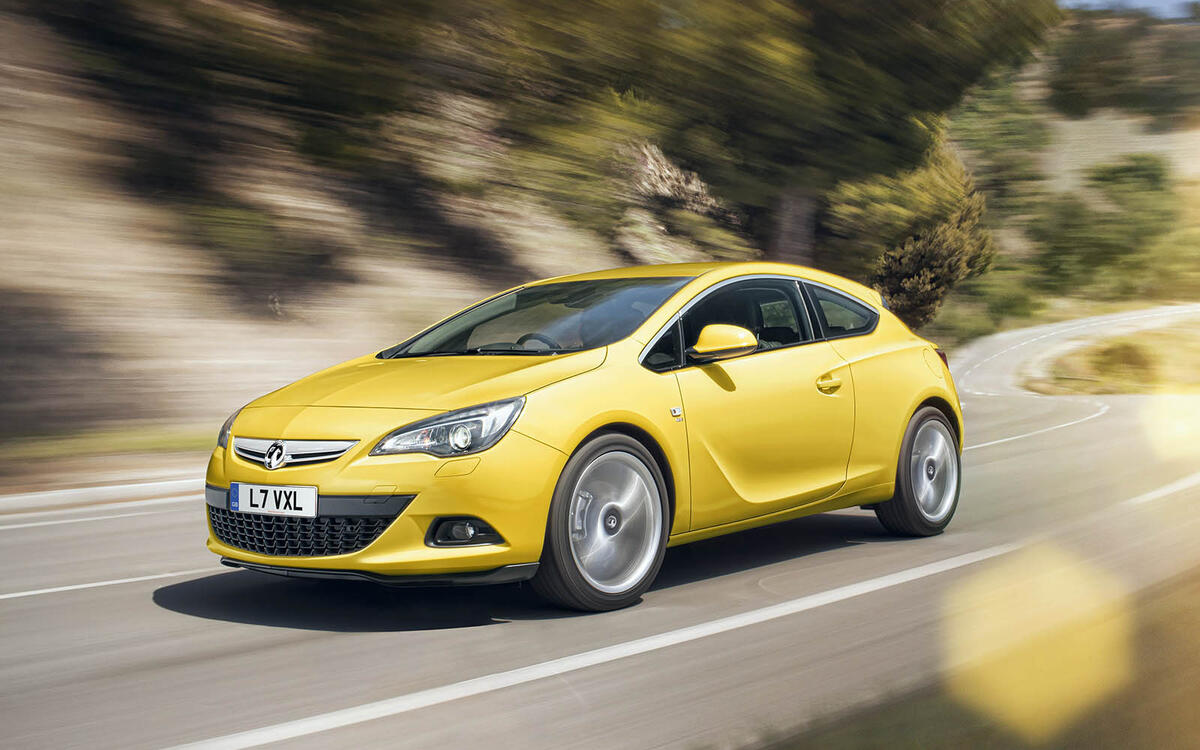Vauxhall Astra GTC (from £2500) Vauxhall Astra GTC (from £2500)