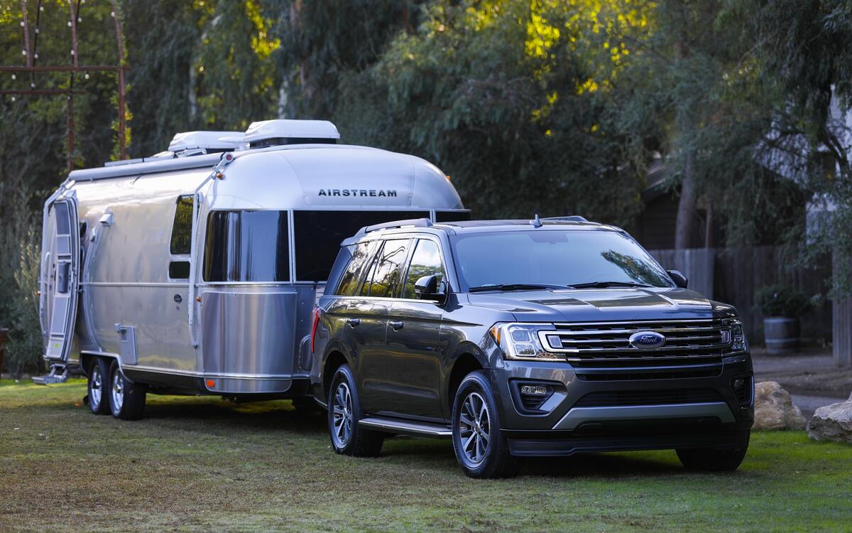 Ford Expedition – 5443lb (2470kg)