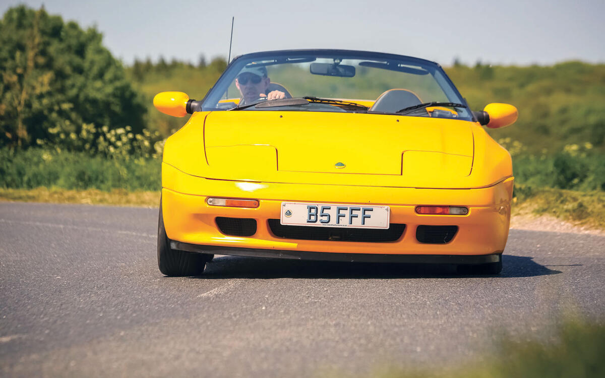 86 1989 Lotus Elan M100