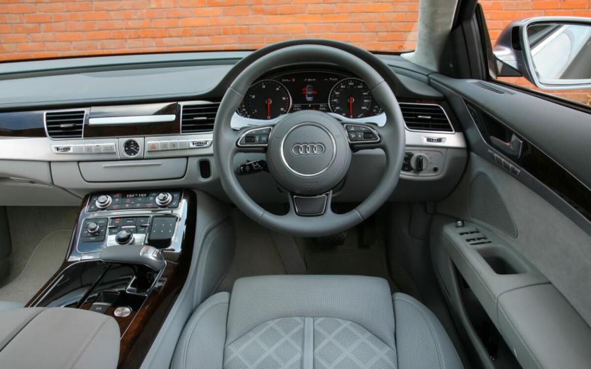 3: Audi A8 - interior 