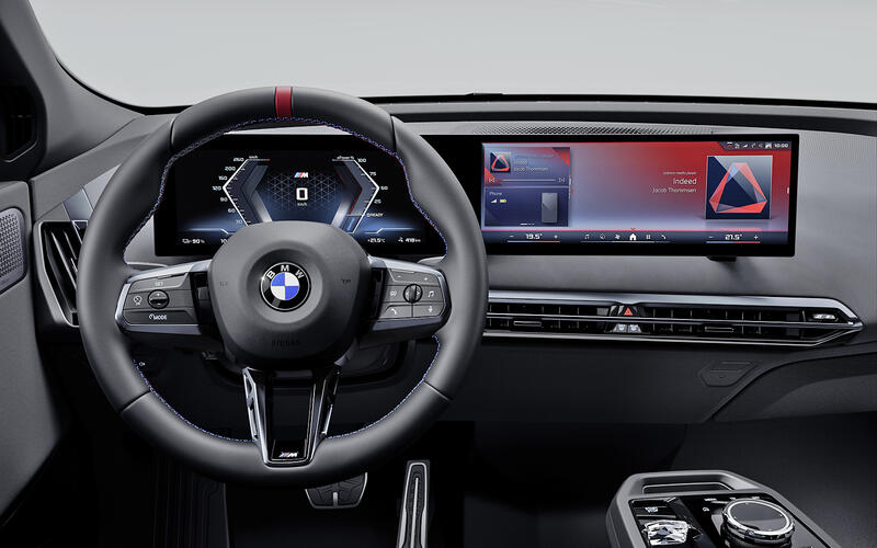 3: BMW iX