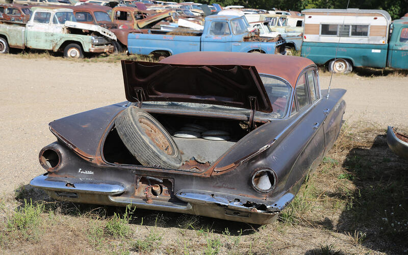 BUICK LESABRE - 1960 BUICK LESABRE - 1960