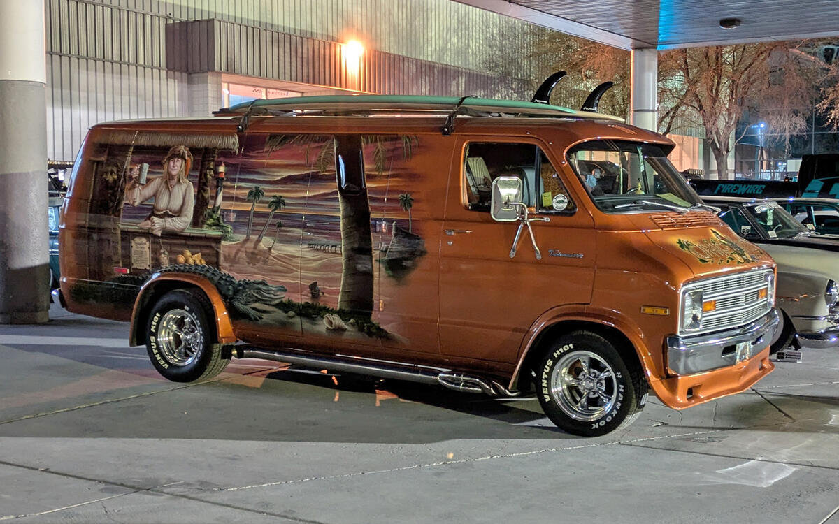 Dodge Maxi Van Tradesman 200 (1974)