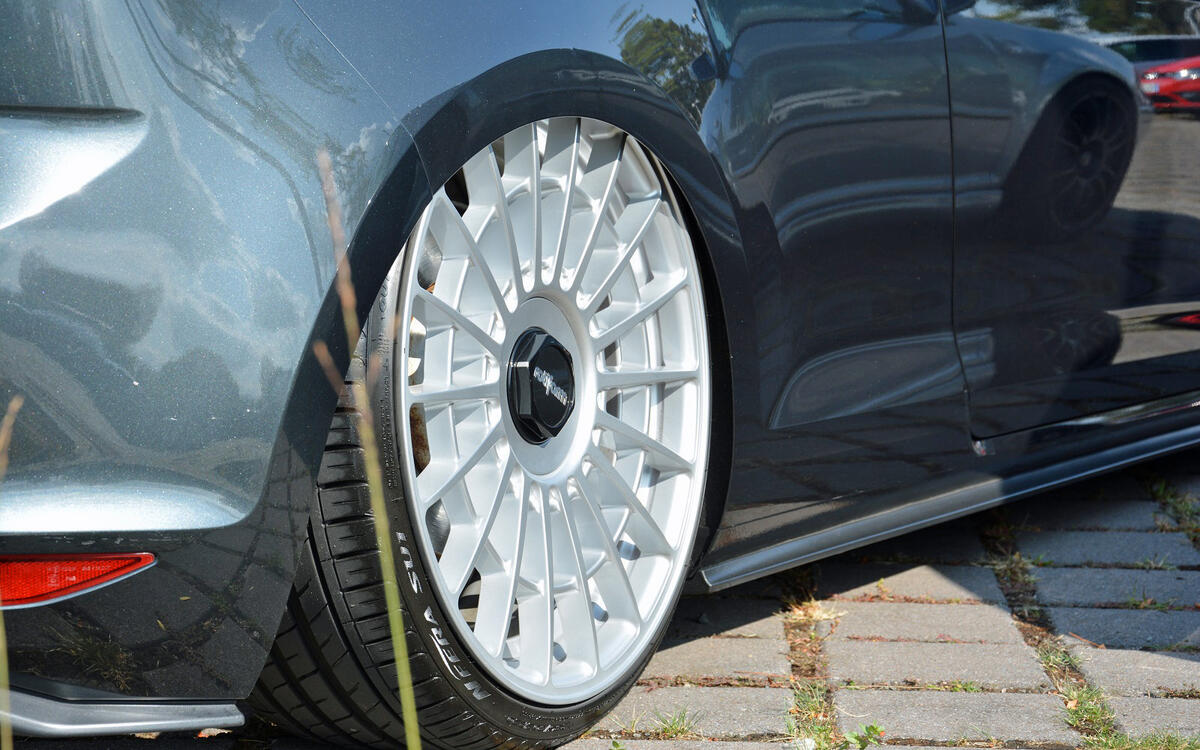 Oversized wheels Oversized wheels