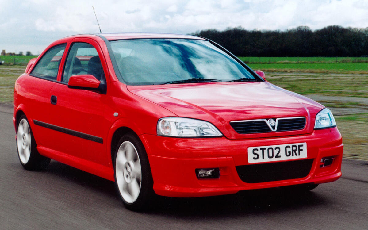 Vauxhall Astra SRi Turbo (from £5000) Vauxhall Astra SRi Turbo (from £5000)