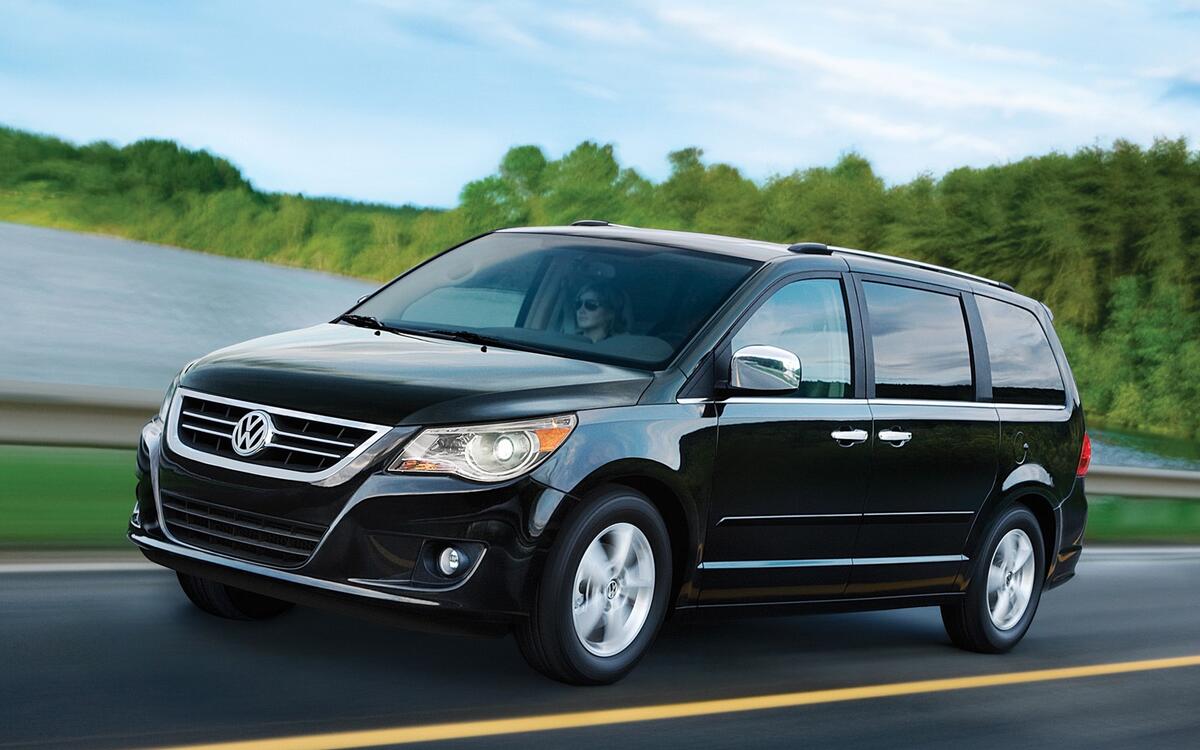 Volkswagen Routan (2009) Volkswagen Routan (2009)